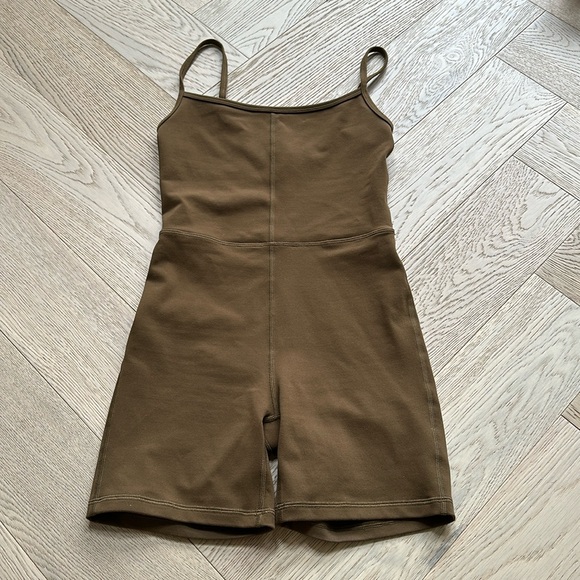 Aritzia Wilfred Free Divinity 3" Romper - Picture 2 of 3